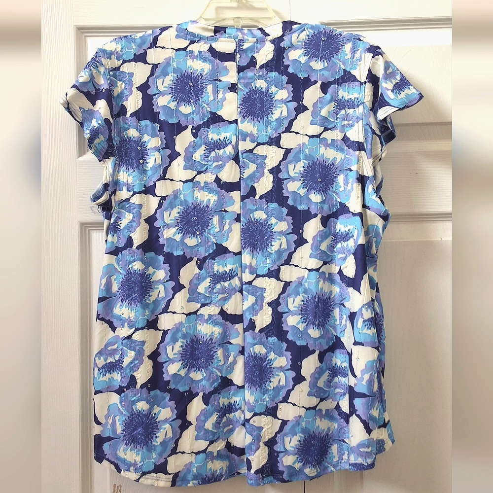 J.T.B., NWOT, Large, Women's Floral Sequined Top - Picture 4 of 8